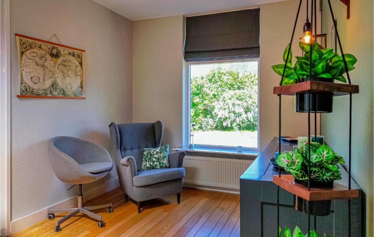 Gorgeous Home In Scharendijke With Kitchen Kültér fotó