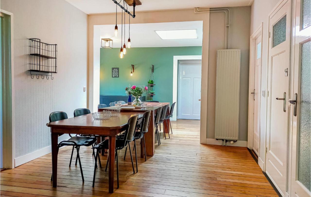 Gorgeous Home In Scharendijke With Kitchen Kültér fotó