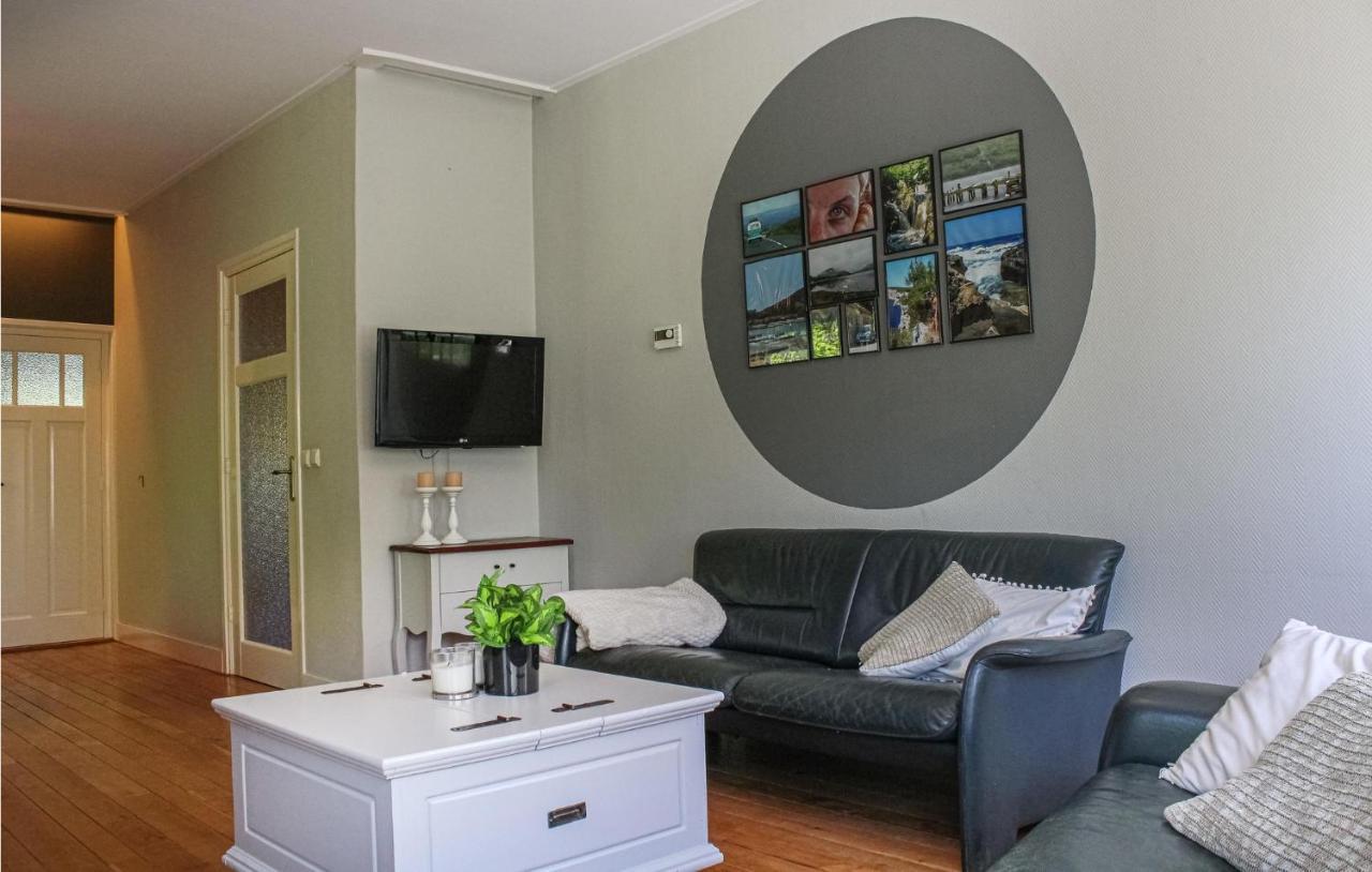 Gorgeous Home In Scharendijke With Kitchen Kültér fotó